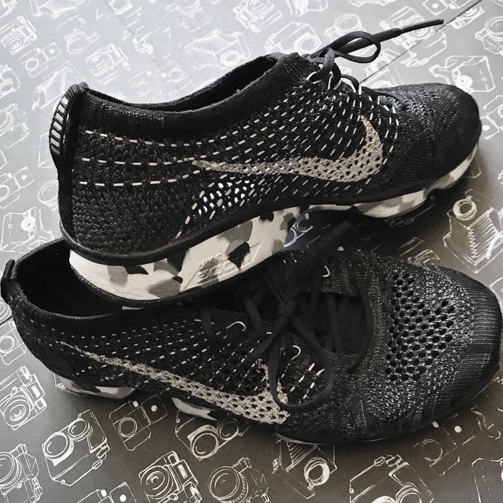 Nike FlyKnit Size 8 Running Shoes